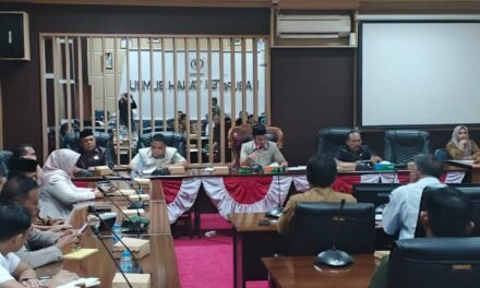 Raker Gabungan Komisi DPRD Tanbu Bahas Progres SHM Desa Tri Martani yang Melibatkan BPN Tanbu