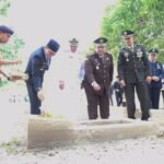 Bupati Tanbu Ikuti Upacara Ziarah Makam Pahlawan Peringati Harkitnas