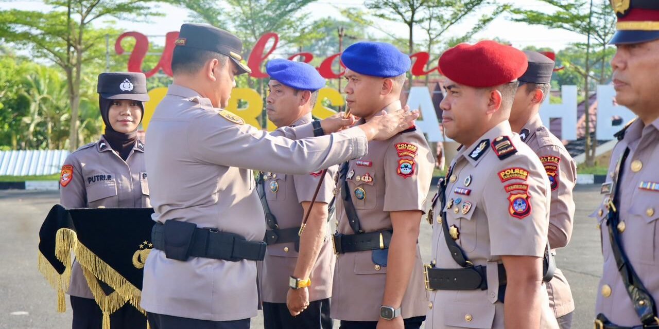 Polres Tanbu Gelar Upacara Sertijab Pejabat Utama dan Kapolsek Jajaran