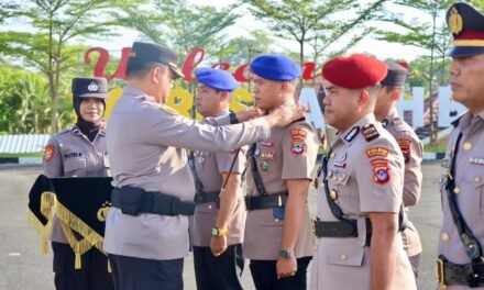 Polres Tanbu Gelar Upacara Sertijab Pejabat Utama dan Kapolsek Jajaran