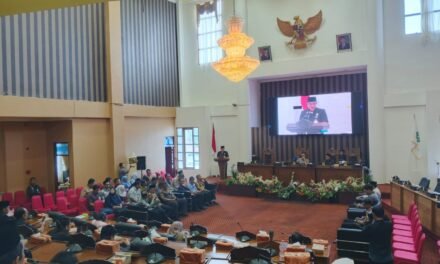 Pemkab Tanbu Sampaikan Jawaban Eksekutif Terhadap Pemandangan Fraksi DPRD Terkait Raperda
