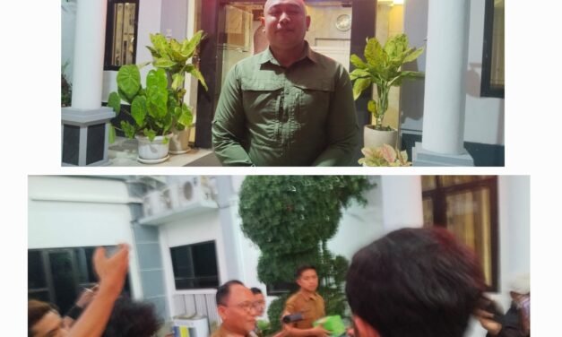 Usai Diperiksa Pidsus 8 Jam sebagai Saksi, Sekda Nganjuk Tinggalkan Kejari Tanpa Sepatah Kata