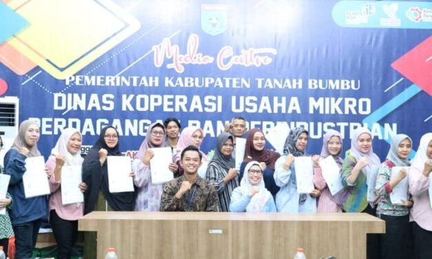 19 Pelaku Usaha Mikro di Tanbu Bahagia Terima Sertifikat Halal