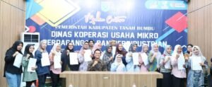 19 Pelaku Usaha Mikro di Tanbu Bahagia Terima Sertifikat Halal