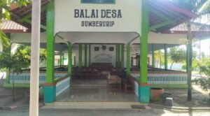 Jalan Rusak Pengkol–Tripan Tak Kunjung Diperbaiki, Pengendara Terjatuh