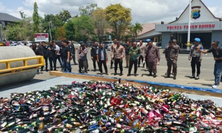 Polres Tanbu Musnahkan 2.946 Botol Miras Ilegal