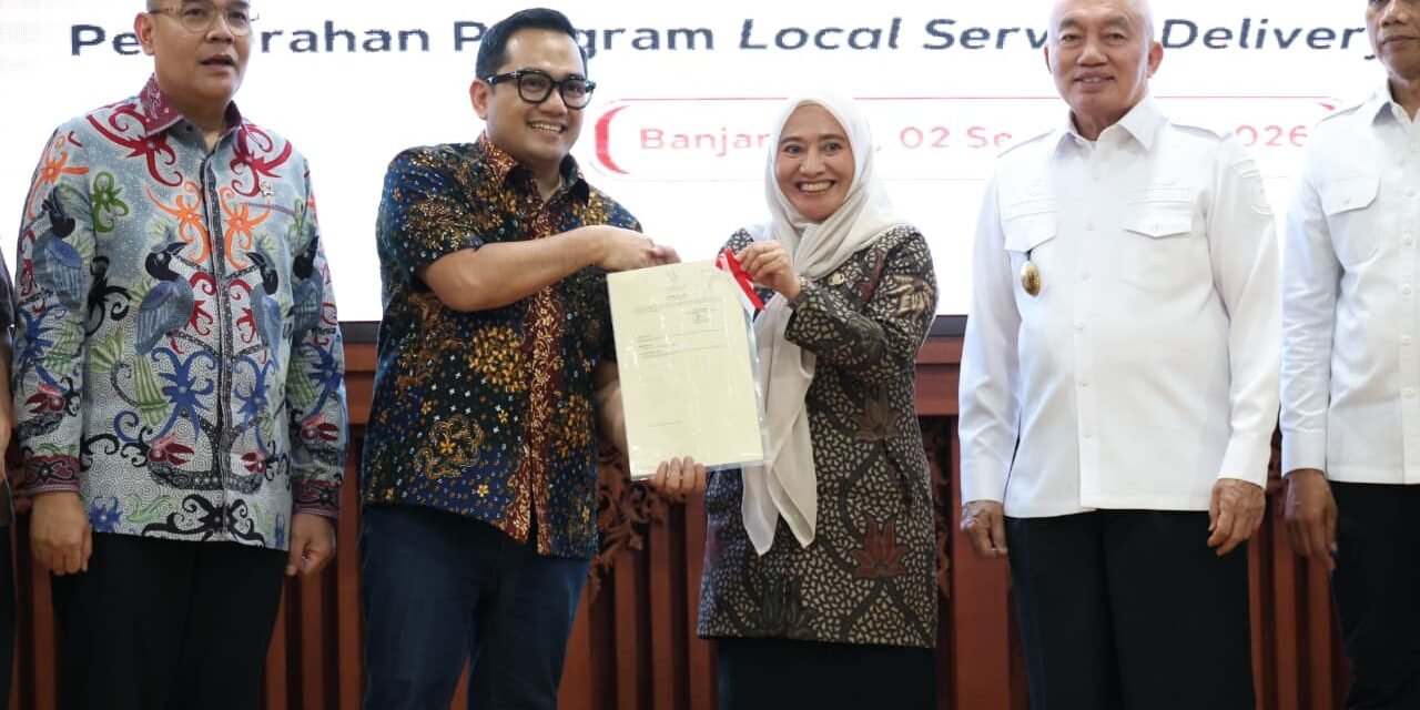 Pemkab Tanbu Terima Sertifikat Tanah Aset BMD dalam Rangkaian Rapat Kunjungan Kerja