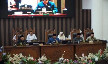 Pemkab Tanbu Berikan Jawaban Eksekutif Pemandangan Umum Fraksi DPRD Terkait RAPBD 2026