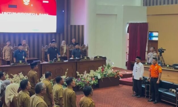 Fraksi DPRD Tanbu Sampaikan Pemandangan Umum Terhadap RAPBD 2026 di Rapat Paripurna DPRD