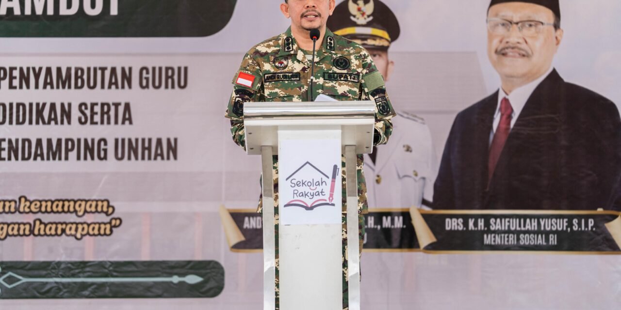 Bupati Tanbu Siapkan Program Pemberdayaan Orang Tua Siswa Sekolah Rakyat