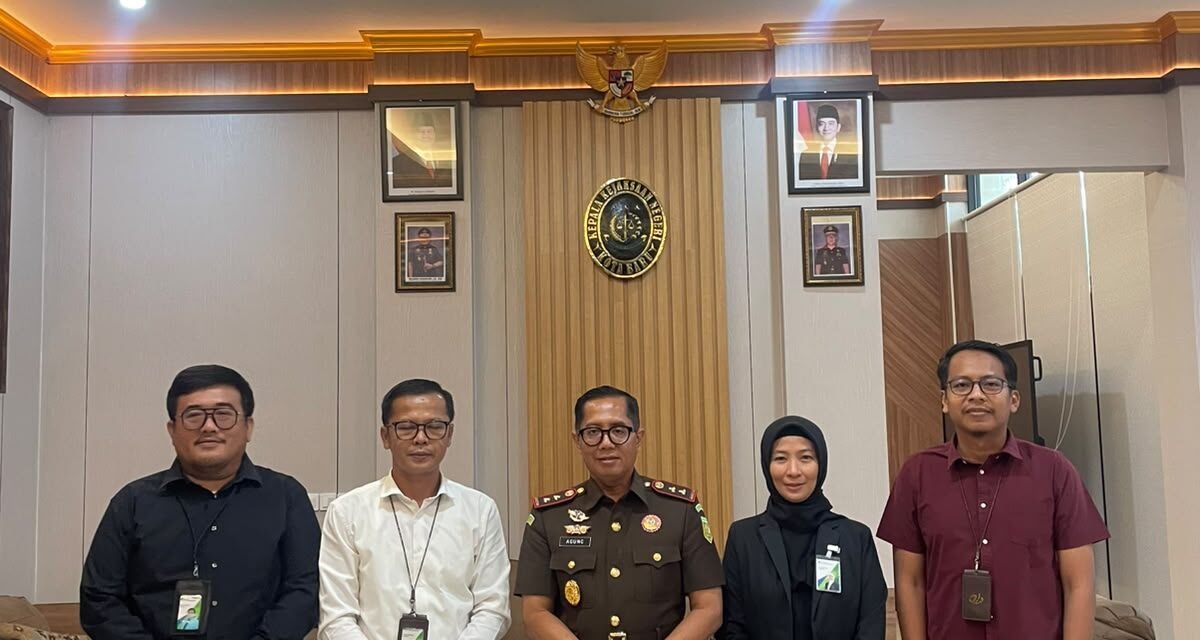 BPJS Kantor Cabang Batulicin Serahkan SKK Penagihan Piutang Iuran Kepasa Kejaksaan Negeri Kotabaru
